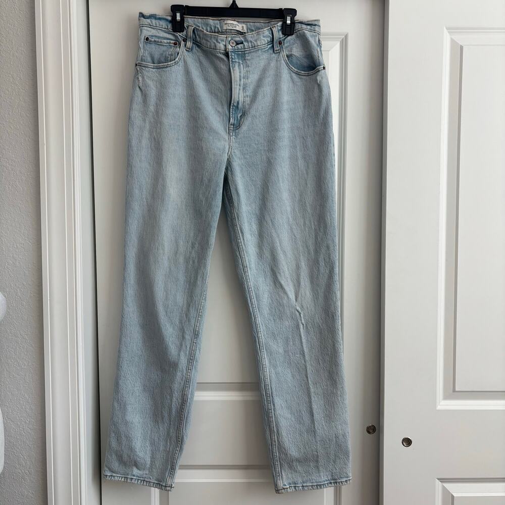 Abercrombie & Fitch Women’s the 90s Straight Ultra High Rise Jeans Light Wash 33